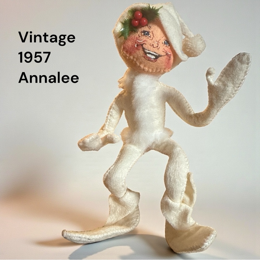 Vintage 1957 Annalee Mobilitee White 11”Elf Doll Holly Hat Rare Early Era